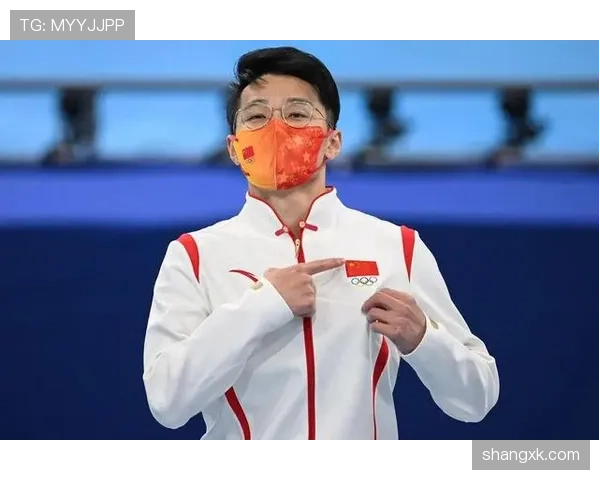 任子威训练完直接拎包去专柜刷卡，这消费节奏谁跟得上